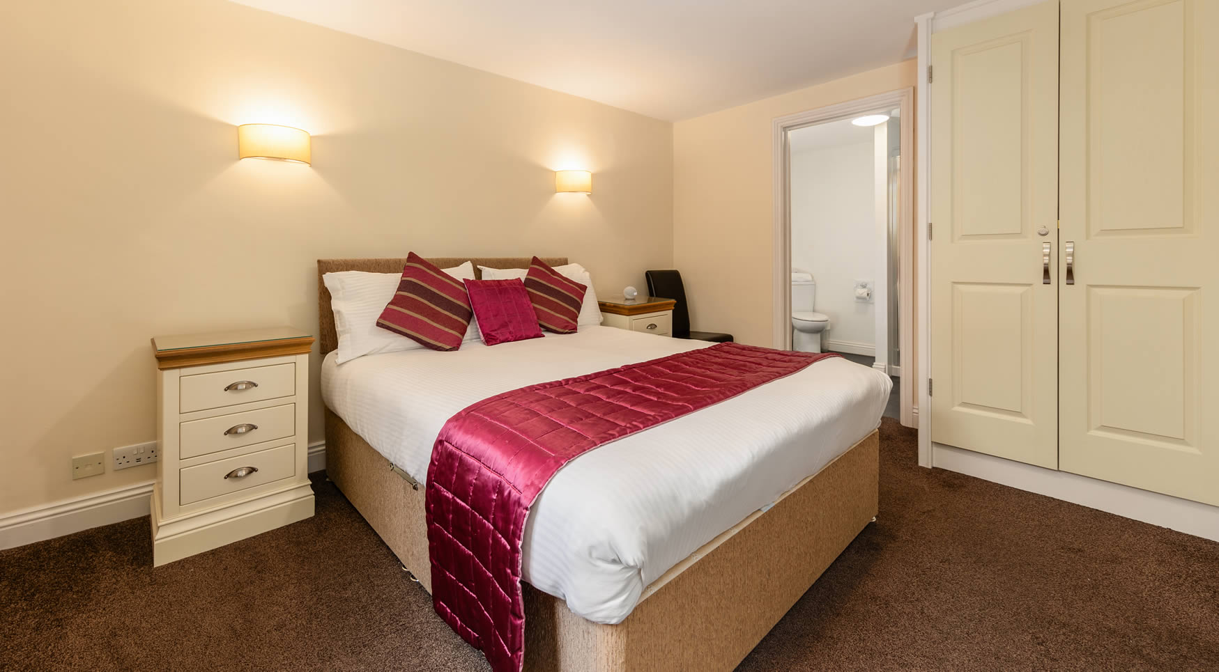 Medcult Apartment - Three en-suite bedrooms